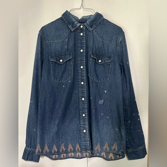 BDG Blue Distressed Denim Button Down Shirt W/ Design Size Large Coastal Cowgirl - Picture 1 of 8